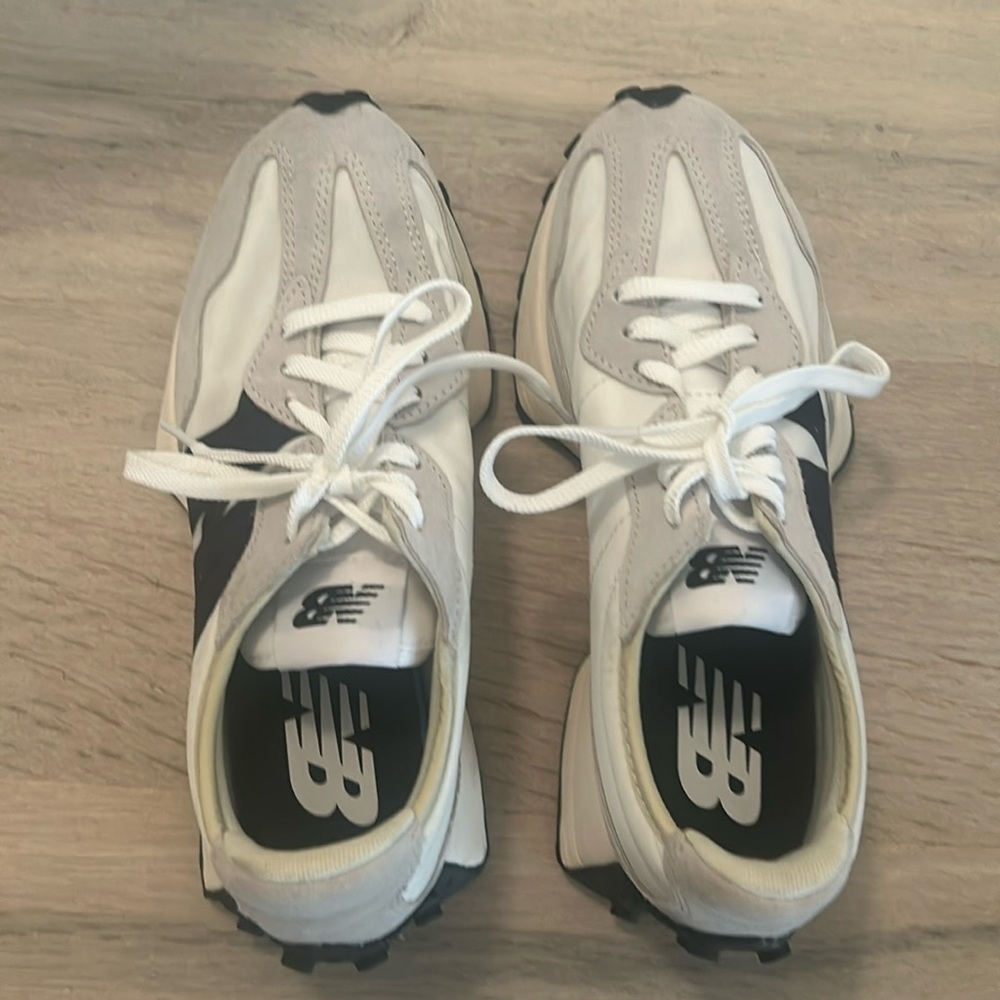 New Balance 327 sneakers
